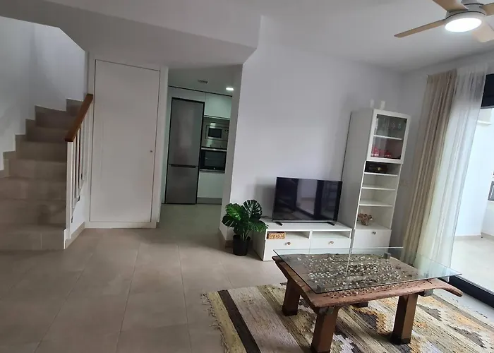 Lucena Beach. Atico Soleado, Piscina Y Playa Apartment *