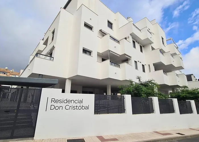 Lucena Beach. Atico Soleado, Piscina Y Playa