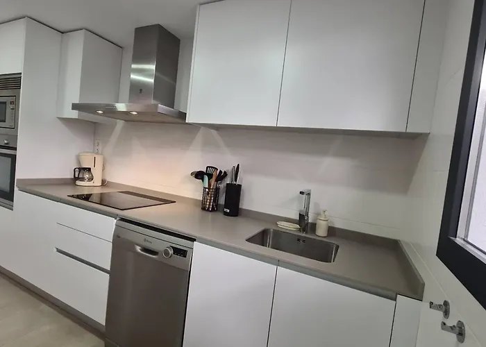 Lucena Beach. Atico Soleado, Piscina Y Playa *