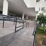 شقة Lucena Beach. Atico Soleado, Piscina Y Playa