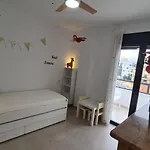 Lucena Beach. Atico Soleado, Piscina Y Playa شقة *